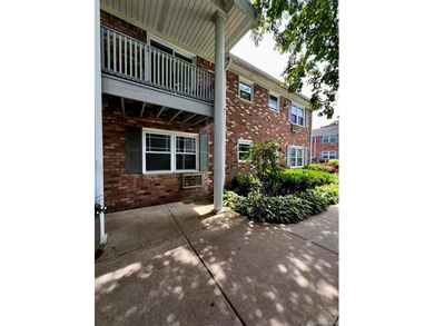 Welcome to 246 Fairharbor Drive, Patchogue! Beautifully - photo 3