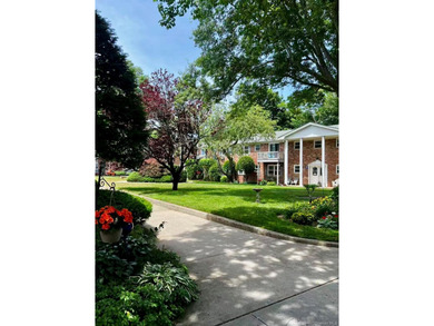 Welcome to 246 Fairharbor Drive, Patchogue! Beautifully - photo 5