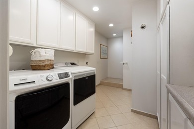 Big on flexibility and thoughtfully updated, this nearly 3,400 - photo 15