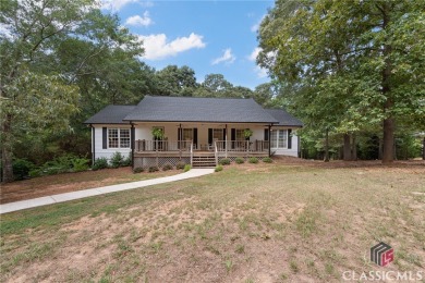 Lake Home For Sale in Hartwell, Georgia