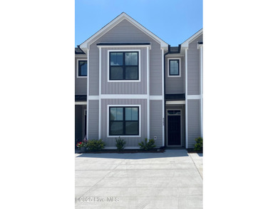 (private lake, pond, coastal) Townhome/Townhouse Sale Pending in Winnabow North Carolina