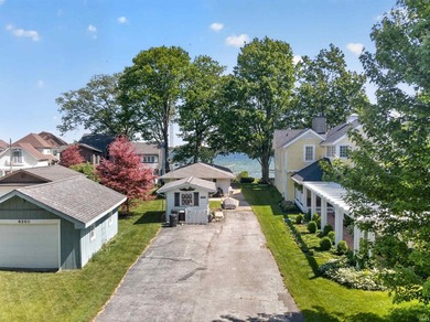 The value is in the setting-53 feet of Lake Wawasee frontage, a - photo 4