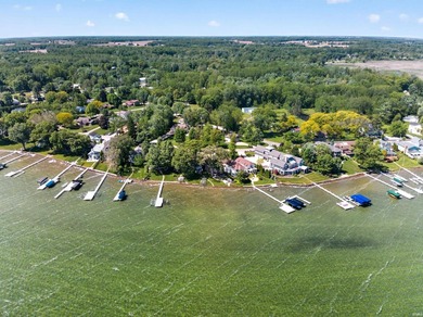 The value is in the setting-53 feet of Lake Wawasee frontage, a - photo 7