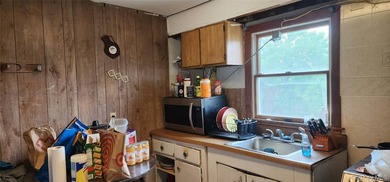 Opportunity for investor or handy homeowner! Lots of upgrades - photo 9