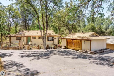 Adorable single level western ranch style home with a 2 car - Lake Home For Sale in Groveland, California