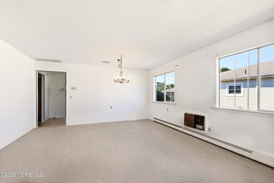 Welcome to this 2-bedroom, 2-bath ranch-style home offering - photo 3