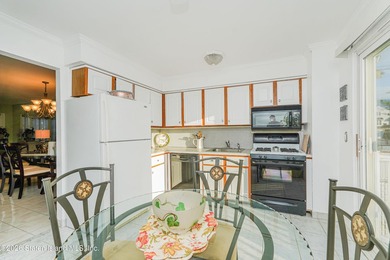 This is a South Shore Gem! Spacious end unit townhome with 2 - photo 13