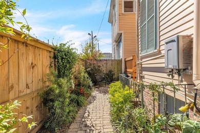 Located on Warren Square, steps from the Lucas, the Pink House & - photo 29