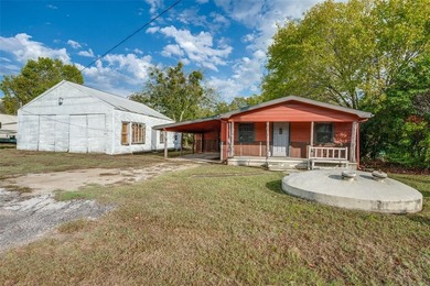 Lake Home For Sale in Pottsboro, Texas