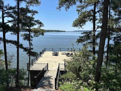 Completed in 2023, this Tennessee River Modern Masterpiece is - photo 3