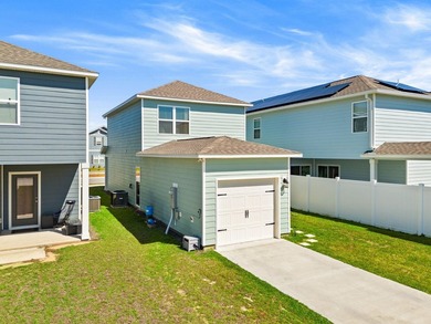 IMPROVED PRICE! While this house is both Cozy and Cute, it's got - photo 35
