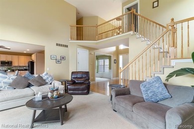 Welcome to this expansive 3-car garage, 4-bedroom, 3.5-bath - photo 6