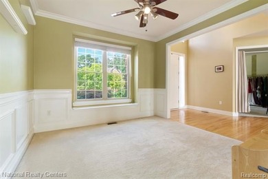 Welcome to this expansive 3-car garage, 4-bedroom, 3.5-bath - photo 9