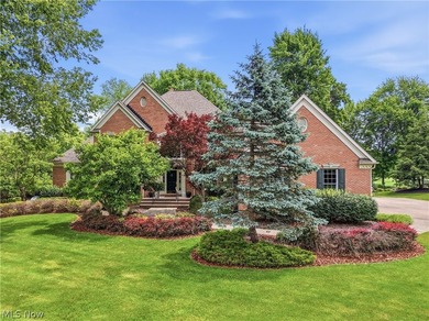 Set within Barrington's gated golf community, this distinguished - photo 1