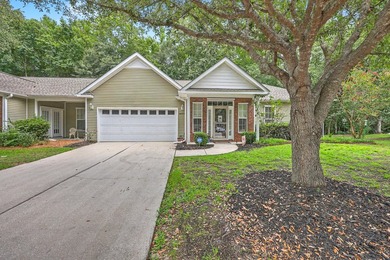 Welcome to this well-maintained single-story villa tucked away - photo 2