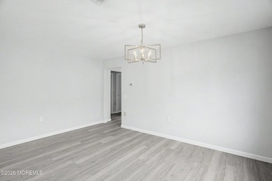 Just renovated lakeview in sought after south. This home - photo 5