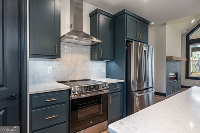 BRAND NEW HOME IN UPSCALE GATED COMMUNITY WITH RIVER ACCESS - photo 7