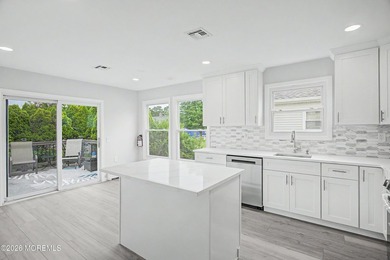 Just renovated lakeview in sought after south. This home - photo 7