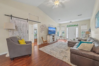 Welcome to this well-maintained single-story villa tucked away - photo 9