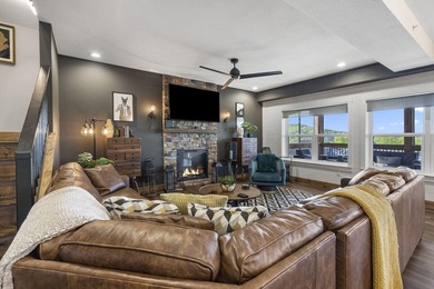 Welcome to your dream lakeside retreat! This magnificent - photo 10