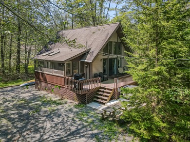 Lake Guenevere Home For Sale in Pocono Lake Pennsylvania