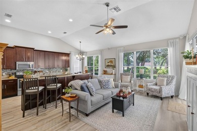 *** PRICED TO SELL *** STUNNING and IMPECCABLY MAINTAINED HOME - photo 9