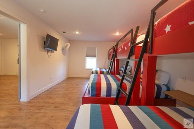 Looking for a riverfront cabin in Arkansas that sleeps 17 and is - photo 48