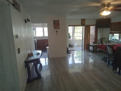 3 BIG BEDS ROOM CORNER UNIT WRAP AROUND PADIO FOR THIRD ROOM OR - photo 6