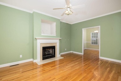 Wonderful layout with separate DR and LR and large family room - photo 2