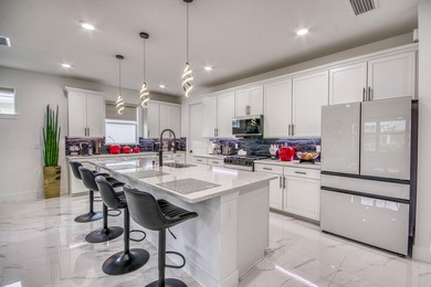 Fully remodeled and impeccably upgraded, this stunning 2 bed 2 - photo 11