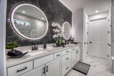 Fully remodeled and impeccably upgraded, this stunning 2 bed 2 - photo 17