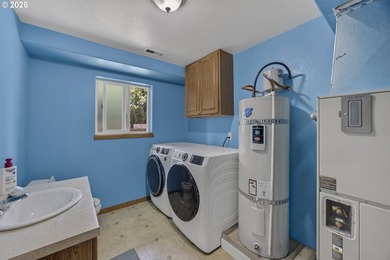 Welcome to this beautifully updated 4-bedroom, 2.5-bath home - photo 27