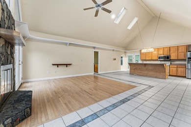 Discover a rare find in desirable Hiwassee Bend: a spacious - photo 4