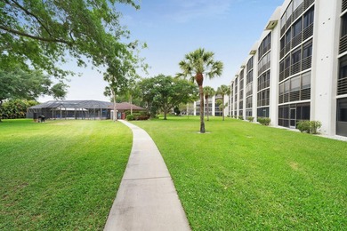 Welcome to this spacious 2-bedroom, 2-bath condo in the - photo 4