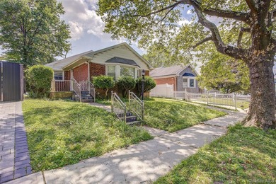 Welcome to 227-12 53rd Avenue, a remarkably spacious ranch - photo 2