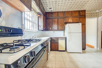 Welcome to 227-12 53rd Avenue, a remarkably spacious ranch - photo 7