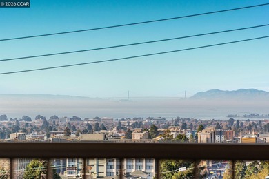 Penthouse Living with Unrivaled Panoramic Bay Views! The