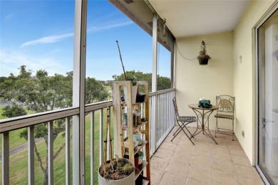 (private lake, pond, creek) Condo For Sale in Pembroke Pines Florida