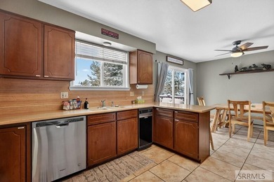 Fully furnished cabin on the Island Park Village Golf Course - photo 14