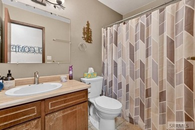 Fully furnished cabin on the Island Park Village Golf Course - photo 16