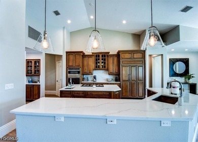 Experience luxury waterfront living at its finest in one of Cape - photo 7