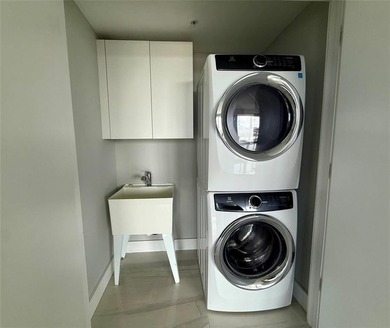 PRICED TO SELL !!! this sparkling new 2/2 condo in the luxury - photo 17