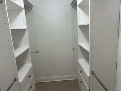 Welcome to this beautifully updated 2-bedroom, 2-bathroom - photo 18