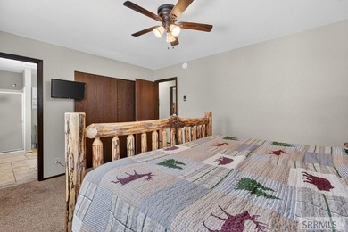 Fully furnished cabin on the Island Park Village Golf Course - photo 19