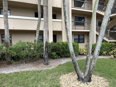 Welcome to this beautifully updated 2-bedroom, 2-bathroom - photo 22