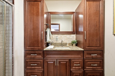 3 bedroom Lakefront Contemporary on Power-boating Lake! - photo 21