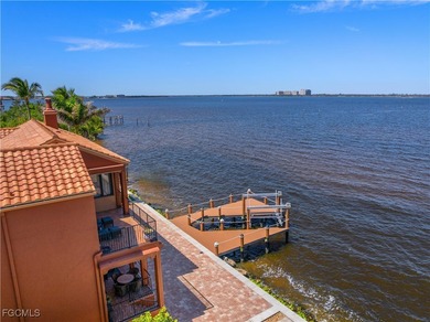 Offered for the first time, this extraordinary custom-built - photo 41