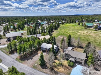 Fully furnished cabin on the Island Park Village Golf Course - photo 45