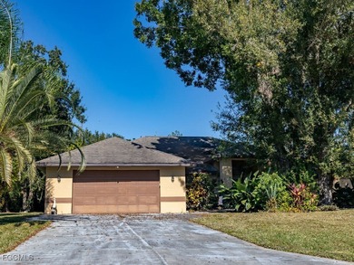 Caloosahatchee River Home For Sale in North Fort Myers Florida