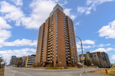 Lake Home For Sale in Gatineau (Hull),